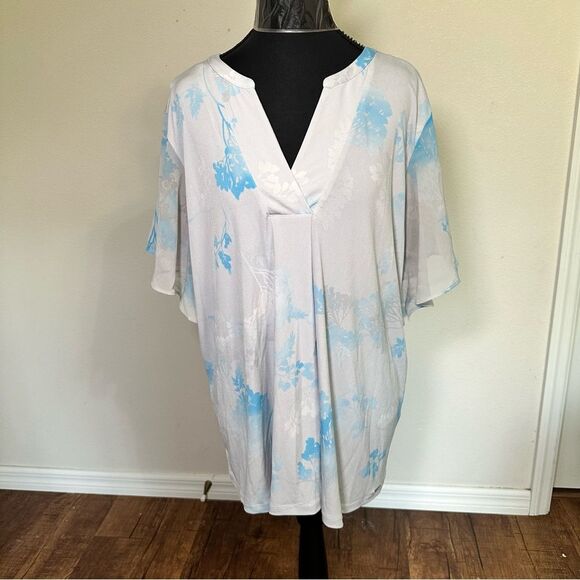 Calvin Klein White and Blue Blouse - Picture 1 of 8
